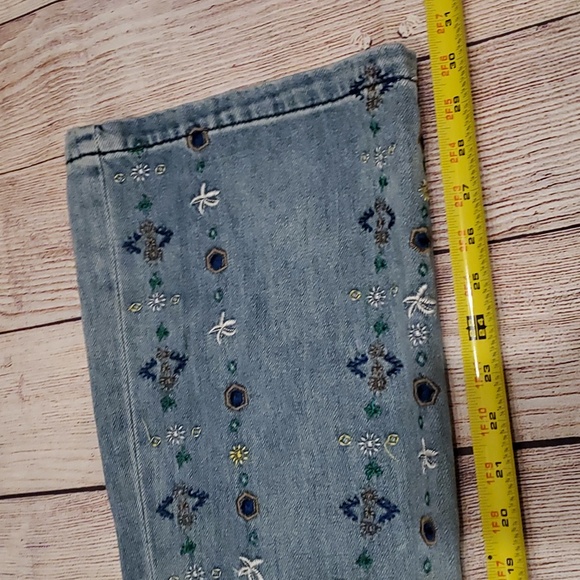 Free People Delphine High Waist Wide Flare Leg Embroidered Blue Jeans Sz 28 - Picture 12 of 14